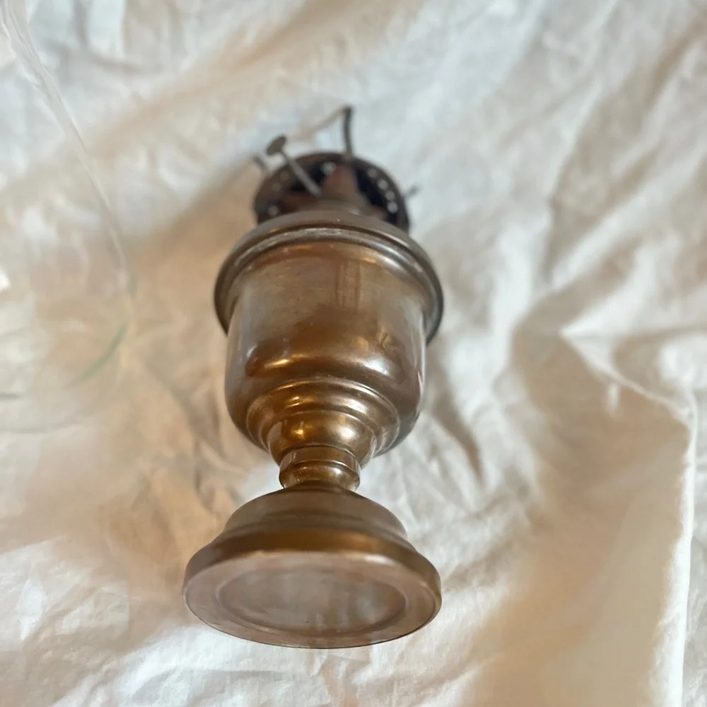 Vintage Decorative Oil Lamp /beautiful condition - Picture 10 of 10